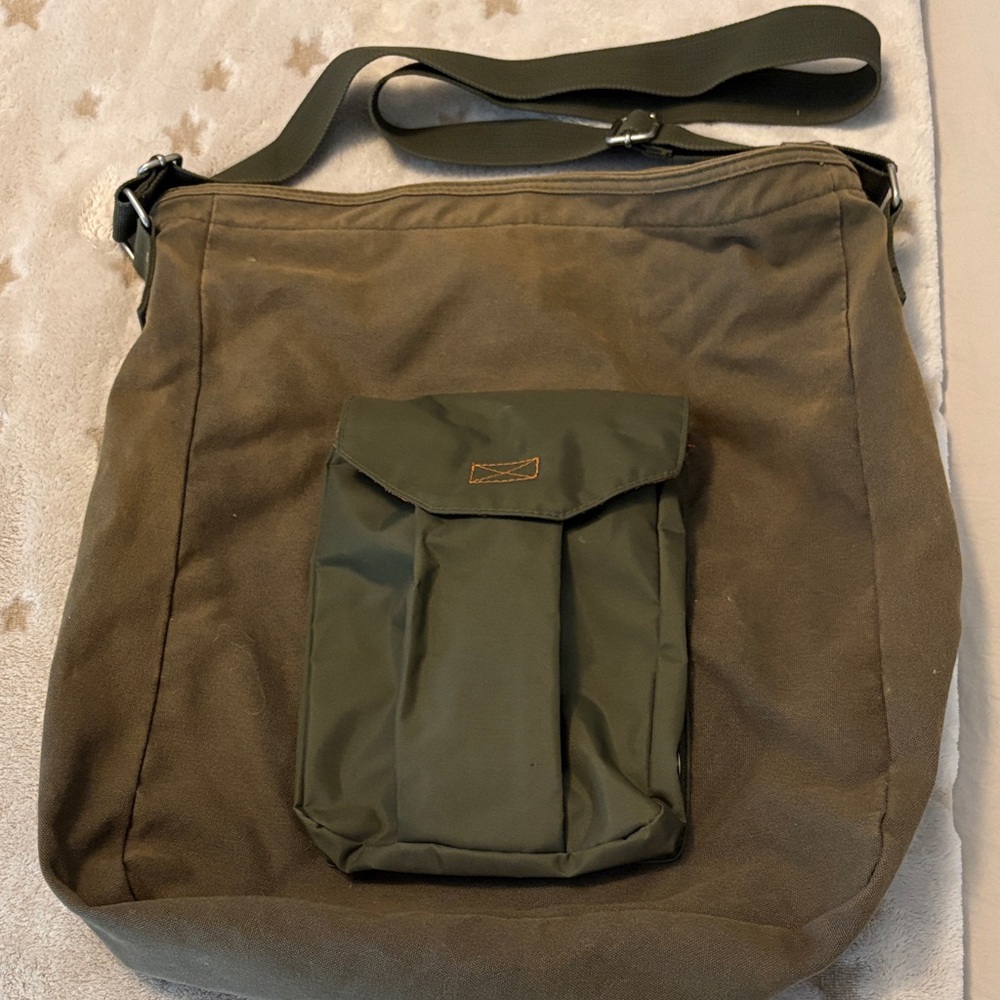 GAP Classic Olive Green Men’s Messenger Bag
